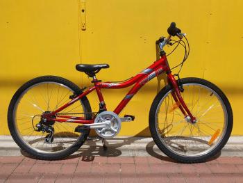 Használt 24&quot;-as Caprine Cherokee junior MTB, bordó Kép