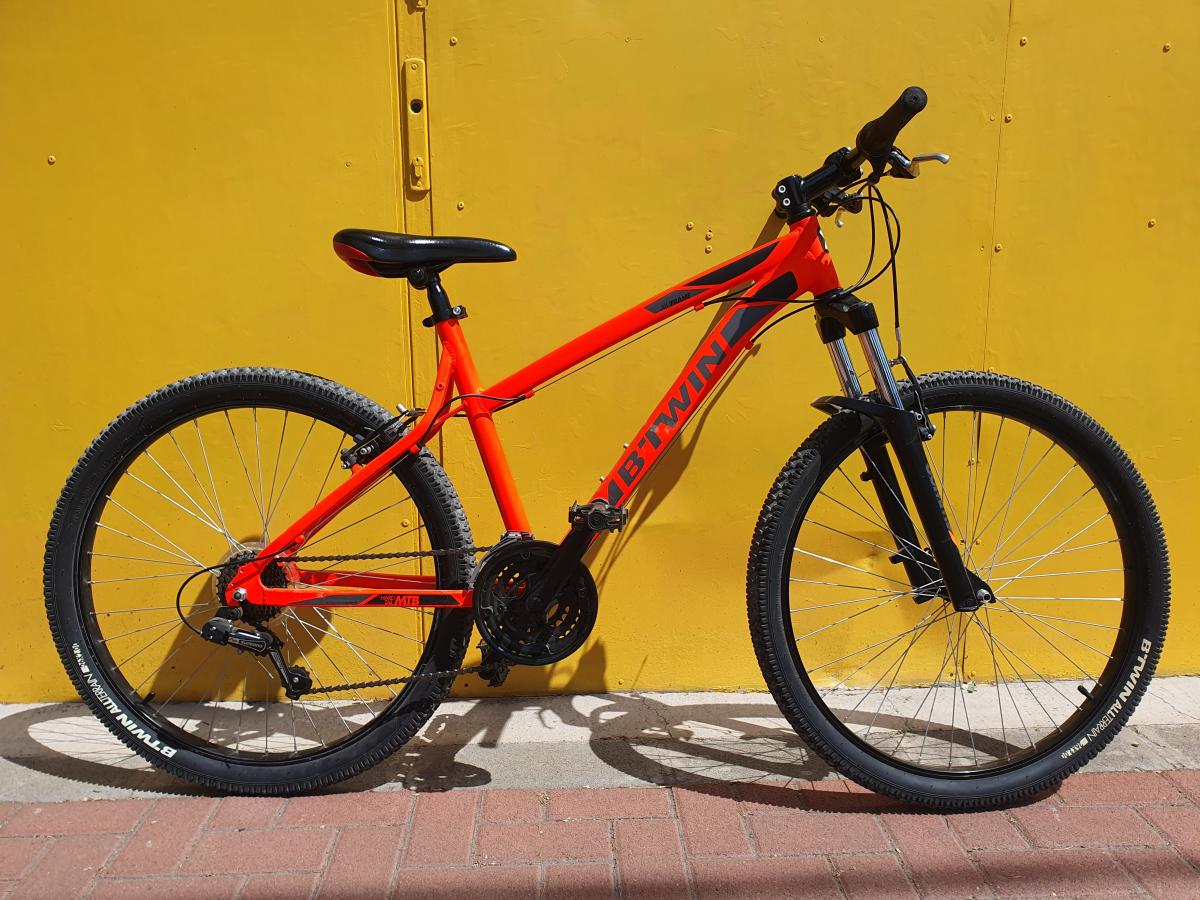 Használt 26"-os B-Twin 340 MTB kerékpár, narancs-fekete