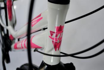 trekking comfort 2.0  női kerékpár 28", fehér-pink 4.Kép