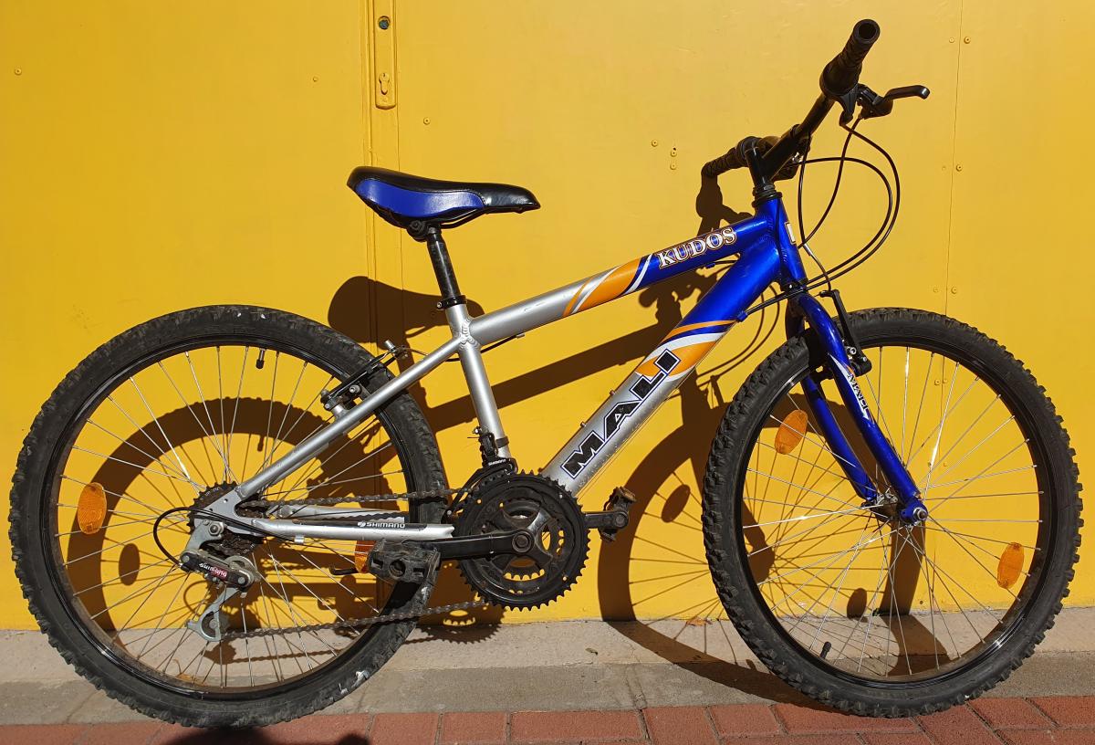 Használt 24"-as Mali Kudos alu junior MTB, kék-ezüst