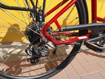 Használt 28"-os Neuzer Sorrento E-trekking kerékpár, bordó 3.Kép