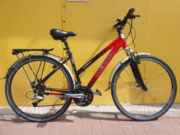 Használt 28"-os Merida Crossway 8500 női trekking kerékpár, piros-fekete Kép
