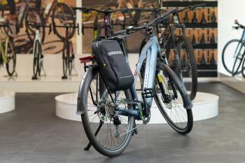 BFDP01 Commuter 2 részes kerékpáros táska, csomagtartóra, 18L, fekete 3.Kép