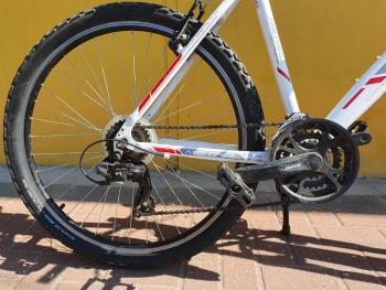 Használt 26"-os Neuzer Mistral alu MTB kerékpár, fehér-piros 2.Kép