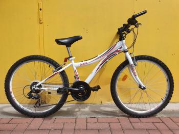 Használt 24"-as Caprine Junior MTB, fehér-piros Kép